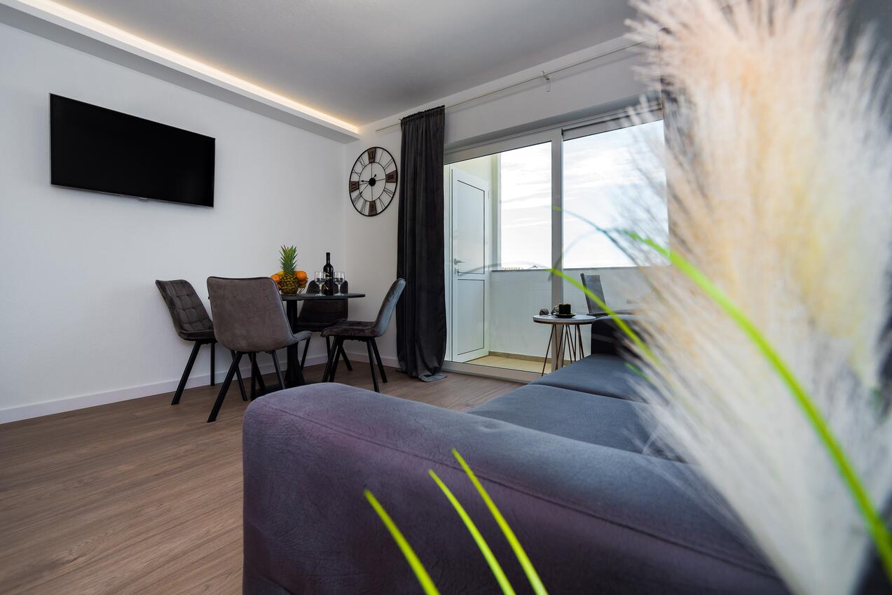 Appartamenti con parcheggio Kastel Sucurac, Castelli - Kaštela - 22456