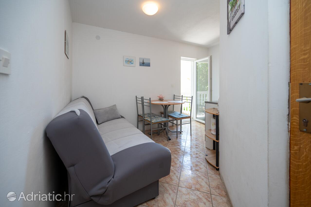 Ferienwohnungen mit Parkplatz Pakostane, Biograd - 22462