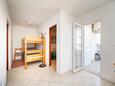 Pakoštane, Salon dans l’hébergement en type studio-apartment, animaux acceptés et WiFi.