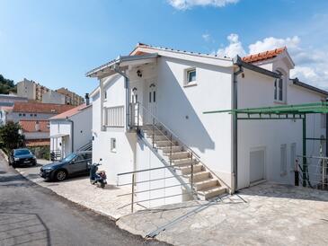 Apartments With Parking Space Mastrinka, ČIovo - 22486 - Okrug Gornji
