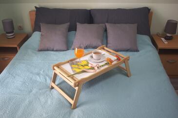 Apartmani s bazenom pogodni za obitelji s djecom Novi Vinodolski - 22488