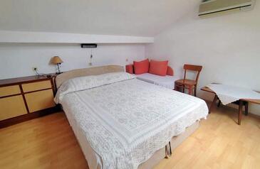 Apartmaji s parkingom Rab - 22497