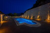 Apartmaji z bazenom Hvar - 22502