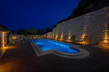 Apartmány s bazénem Hvar - 22502 Adriatic.hr