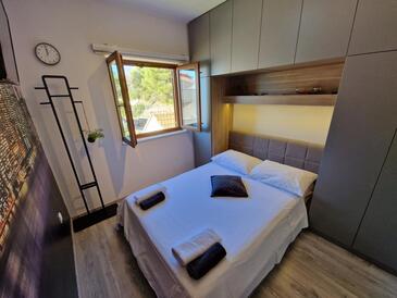 Ferienwohnungen mit Parkplatz Trogir - 22505