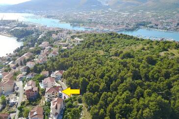 Overnatting Trogir, Trogir, Overnatting 22505 - Leiligheter med en rullesteinstrand.