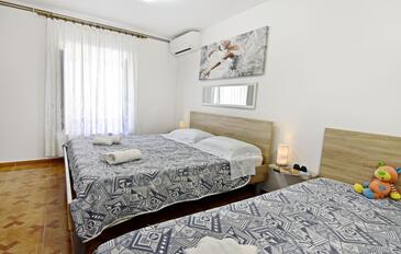 Ferienwohnungen mit Parkplatz Murine, Umag - 22510