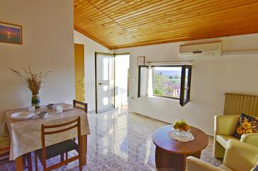 Apartmaji in sobe s parkingom Zambratija, Umag - 22512