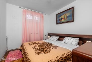 Apartmanok parkolóhellyel Pula - 2252