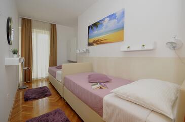 Ferienwohnungen und Zimmer mit Parklplatz Trogir - 22531