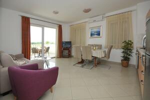 2-Zimmer-Ferienwohnung Trogir (A-22531-a)
