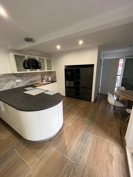 Ferienwohnungen mit Parkplatz Kastel Stafilic, Kastela - 22533