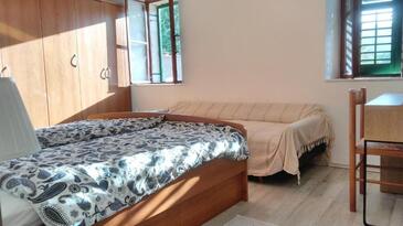 Apartments with parking space Vis - 22544