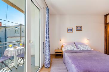 Apartmaji s parkingom Selce, Crikvenica - 22545