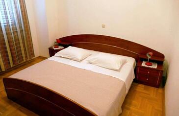 Apartments with parking space Palit, Rab - 22562