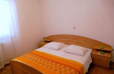 Apartments with parking space Palit, Rab - 22562