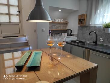 Apartments with parking space Pirovac, Šibenik - 22567