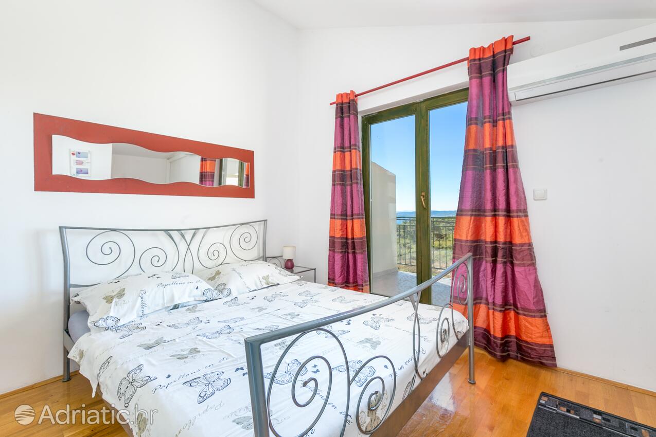 Апартаменты для семьи с бассейном Каштел Нови - Kaštel Novi, Каштела - Kaštela - 22569