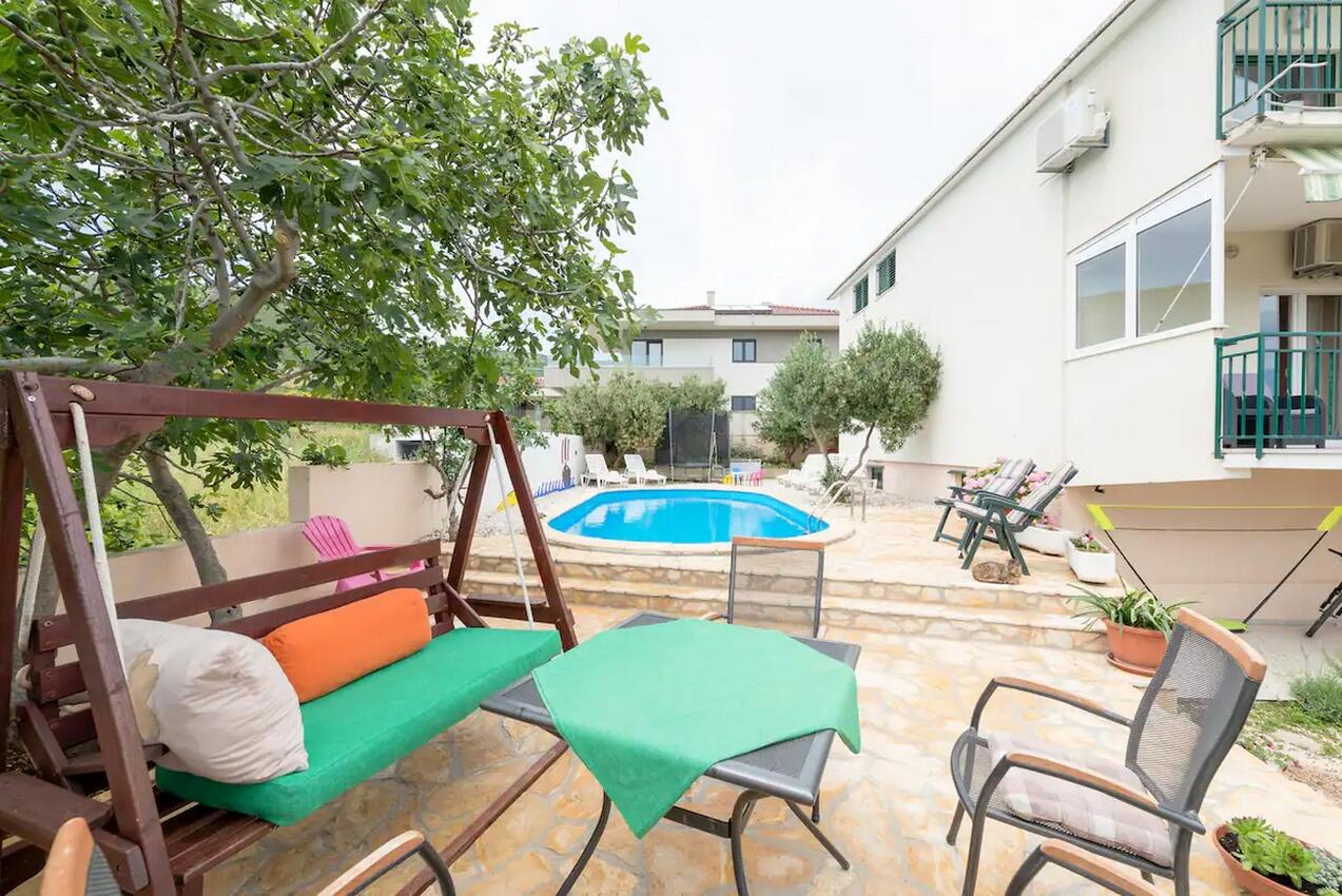 Ferienwohnungen mit Pool Kastel Stafilic, Kastela - 22569