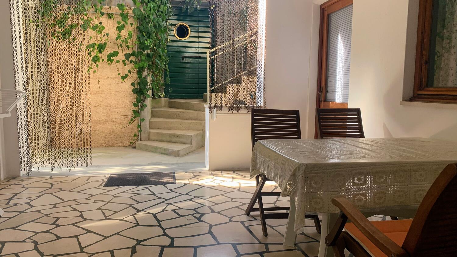 Ferienwohnungen und Zimmer am Meer Drasnice, Makarska - 22573