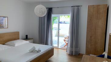 Спальня Drašnice, Спальня в размещении типа room, доступный кондиционер и WiFi.