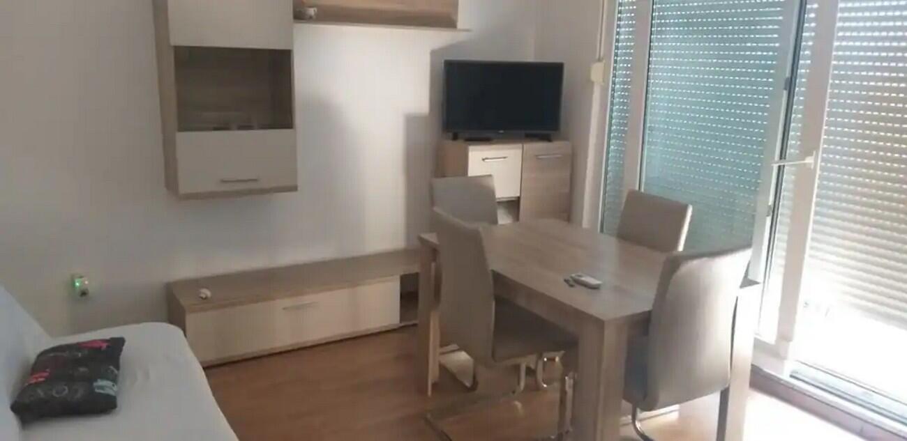 Appartamenti con parcheggio Kastel Stafilic, Castelli - Kaštela - 22574