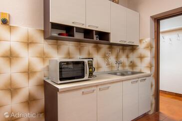 Apartments for families with children Banjole, Pula - 2258