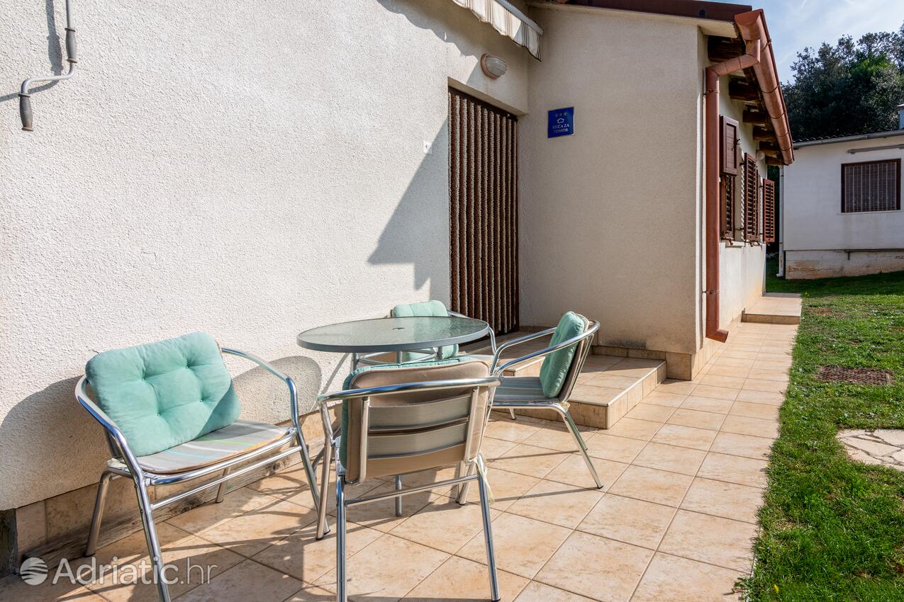 Apartmaji za družine z otroki Banjole, Pula - 2258