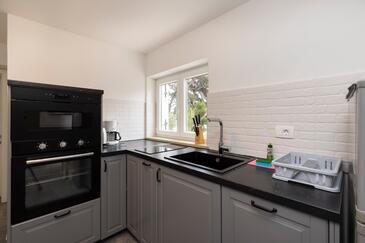 Lejligheder med pool egnet til familier med børn Mali Losinj, Losinj - 22580