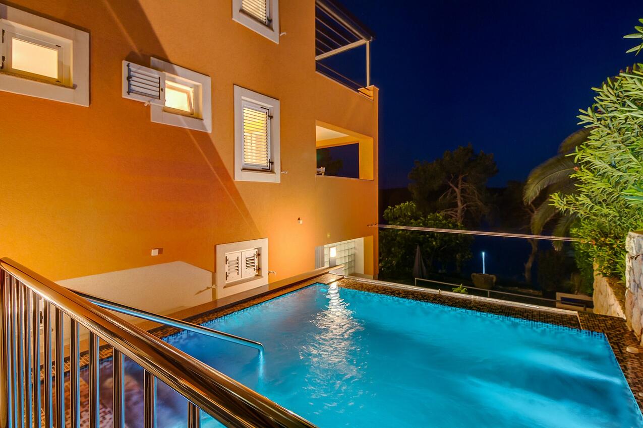 Ferienwohnungen am Meer mit Pool Mali Losinj, Losinj - 22580
