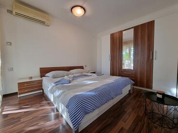 Apartmaji s parkingom Crikvenica - 22581 Adriatic.hr