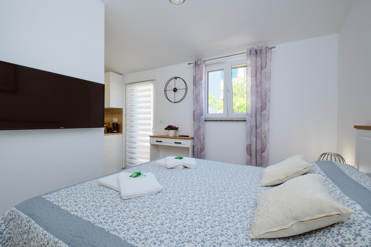 Apartments by the sea Martinšćica, Cres - 22582