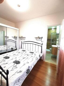 Ferienwohnungen mit Pool für Familien Okrug Gornji, Ciovo - 22587