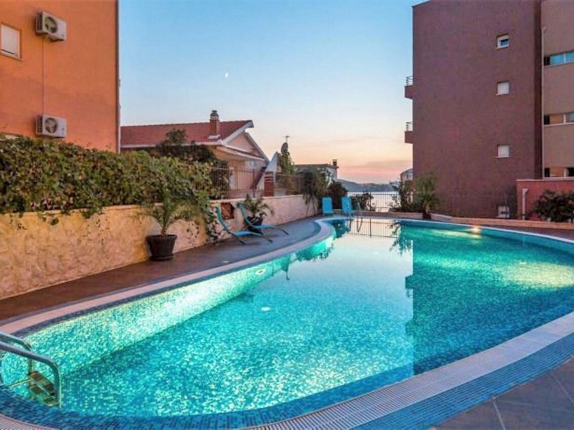 Leiligheter med basseng som passer for familier med barn Okrug Gornji, Ciovo - 22587