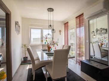 Appartementen met parkeerplaats Kastel Stari, Kastela - 22590