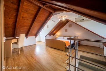 Apartmanok és szobák a tenger mellett Trogir - 22597