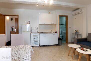 Apartmanok és szobák a tenger mellett Trogir - 22597