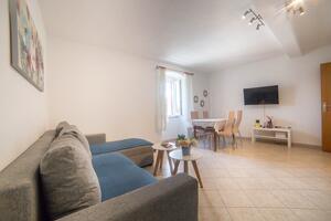 Egyszobás apartman Trogir (A-22597-a)