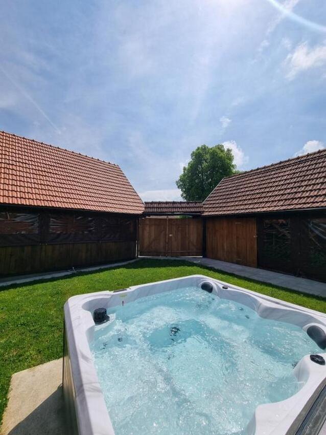 Hof - Ferienhaus mit Parkplatz Čatrnja, Karlovac