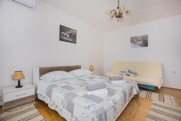 Ferienwohnungen mit Parkplatz Brodarica, Sibenik - 22625