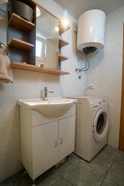 Apartments with terrace Vir, North Dalmatia