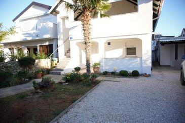Apartments with terrace Vir, North Dalmatia