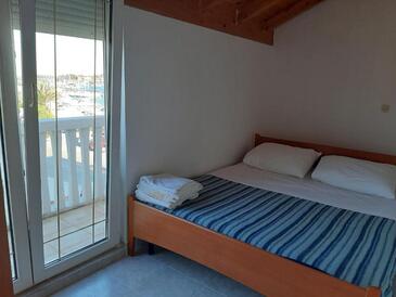 Ferienwohnungen am Meer Jezera, Murter - 22632