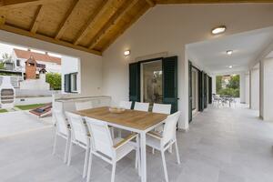 Négyszobás ház Öböl Makarac Négyszobás ház Öböl Makarac, Brac (K-22637)