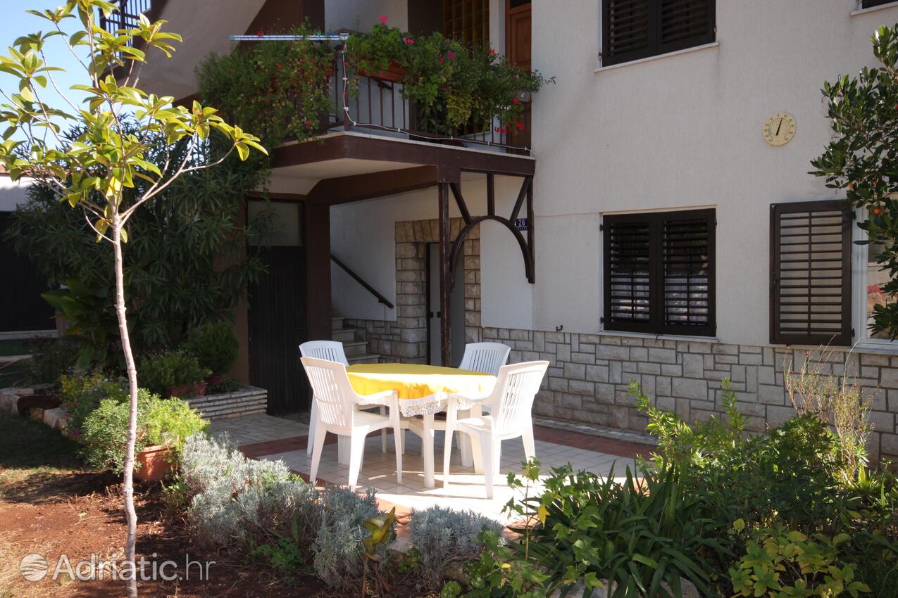 Apartments with parking space Premantura, Medulin - 2264