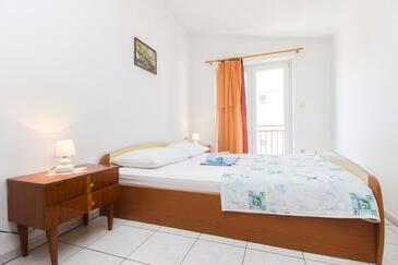 Apartments with parking space Pirovac, Šibenik - 22646