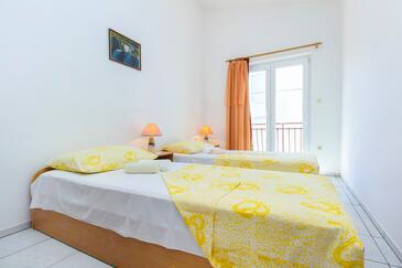 Apartments with parking space Pirovac, Šibenik - 22646