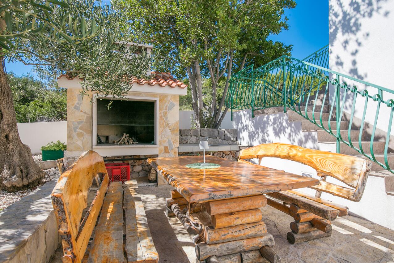 Casă cu două camere Pozorac (Trogir) (K-22648)