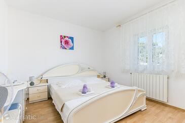 Ház családok részére medencével Pozorac, Trogir - 22648