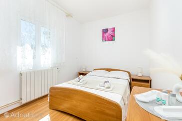 Ház családok részére medencével Pozorac, Trogir - 22648